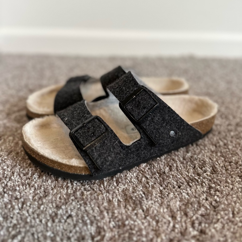 Like New Birkenstock Wool Arizona Size 8.5 (39)